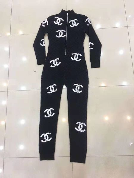 women's jumpsuit 2019 autumn and winter new fashion high-end cashmere knitted jumpsuit women, Black;white
women's jumpsuit 2019 autumn and winter new fashion high-end cashmere knitted jumpsuit women, Black;white