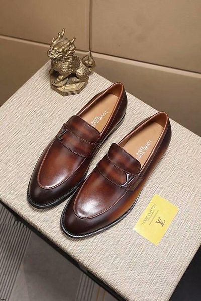20ss luxury designers brogue mens dress shoes genuine leather pointed toe men party wedding shoes oxford shoes yetc4, Black
20ss luxury designers brogue mens dress shoes genuine leather pointed toe men party wedding shoes oxford shoes yetc4, Black