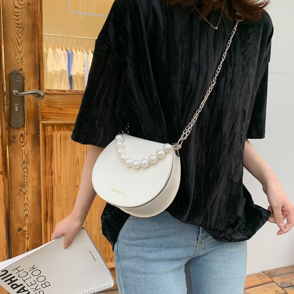 bag female 2020 new xia kuan fashion handbags pearl hand bag xie kua bao