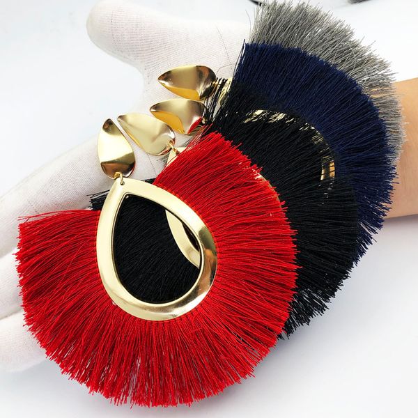 street shooting luxury exaggerated tassel silk cotton thread water drop big earrings female official net big earrings, Golden
street shooting luxury exaggerated tassel silk cotton thread water drop big earrings female official net big earrings, Golden