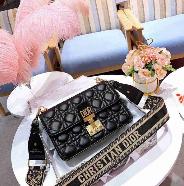 2020 new women leather chain clutch handbag shoulder bags crossbody messenger - 0646
2020 new women leather chain clutch handbag shoulder bags crossbody messenger - 0646