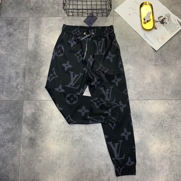 19ss luxurious paris brand design full print long pants terry trousers all-match fashion hip-hop high streetwear cool sports v trousers, Camo;black
19ss luxurious paris brand design full print long pants terry trousers all-match fashion hip-hop high streetwear cool sports v trousers, Camo;black