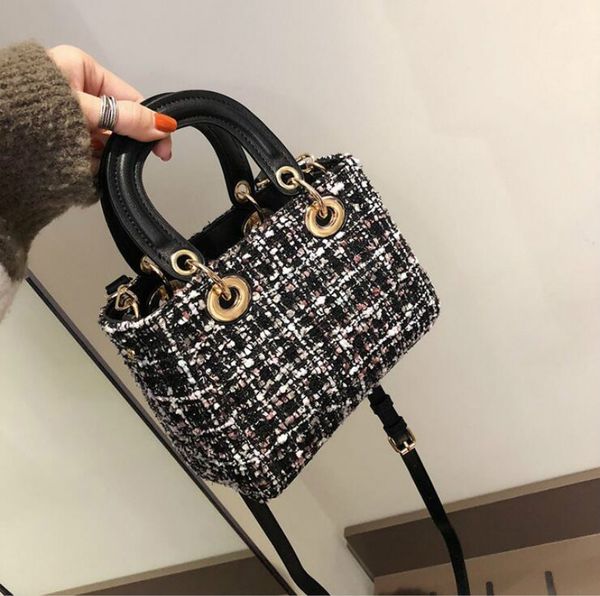 2020 totes bagswomen bag wholesale ladie shoulder bags new fashion handbag small square bag
2020 totes bagswomen bag wholesale ladie shoulder bags new fashion handbag small square bag