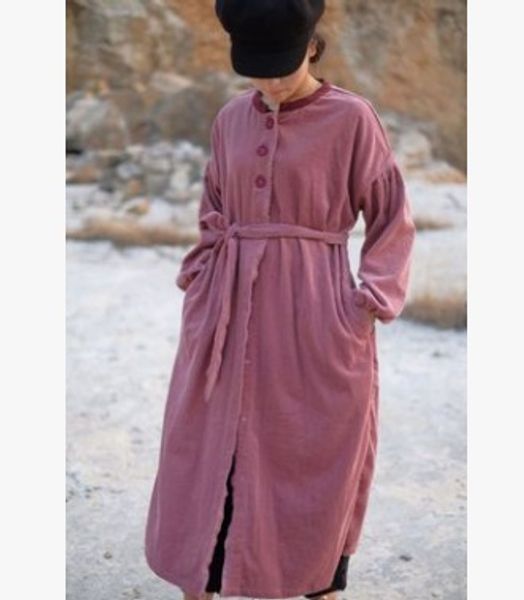new products listed in the spring 2019, the original design of high-end loose big yards corduroy women dust coat, Tan;black
new products listed in the spring 2019, the original design of high-end loose big yards corduroy women dust coat, Tan;black
