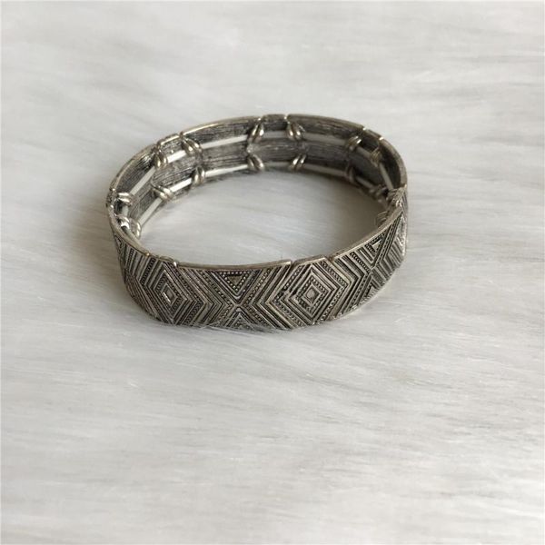 bohemia gold color or rhodium color plating wave pattern strand bracelet for women girl vintage arm decoration jewelry, Black
bohemia gold color or rhodium color plating wave pattern strand bracelet for women girl vintage arm decoration jewelry, Black