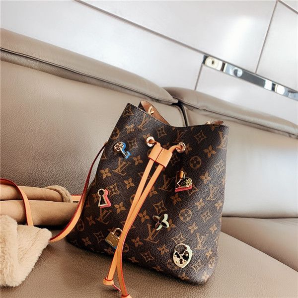 роскошные бренды дизайна монограмма шампанских магазинов crossbody клатчи мода плечо мужчины женщина путешествие вещевой bumbag открытая сум 
роскошные бренды дизайна монограмма шампанских магазинов crossbody клатчи мода плечо мужчины женщина путешествие вещевой bumbag открытая сум