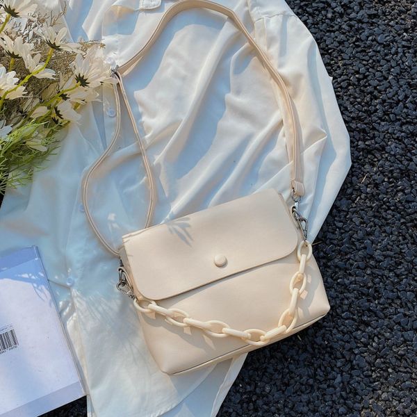 new european design fashion square bag handbag & elegant chain shoulder bag 2in1 cross body width 22cm height 19cm thickness 6cm
new european design fashion square bag handbag & elegant chain shoulder bag 2in1 cross body width 22cm height 19cm thickness 6cm