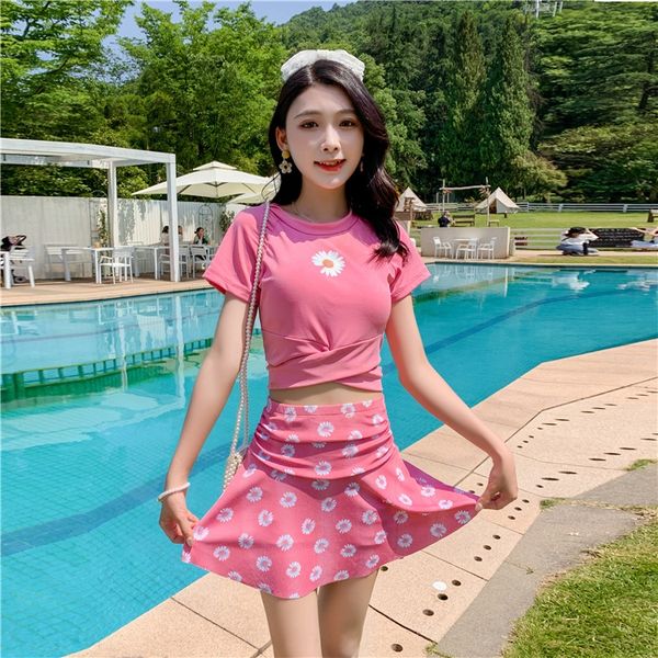 female split fairy fan belly-covering conservative swimsuit breast gathering spring swimsuit, White;black
female split fairy fan belly-covering conservative swimsuit breast gathering spring swimsuit, White;black