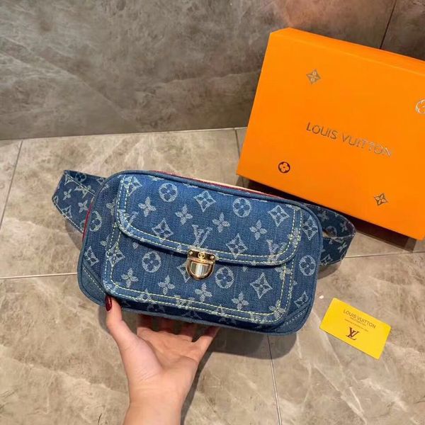 the new print flowers package designer brand waist package men and women blue oblique back bag
the new print flowers package designer brand waist package men and women blue oblique back bag