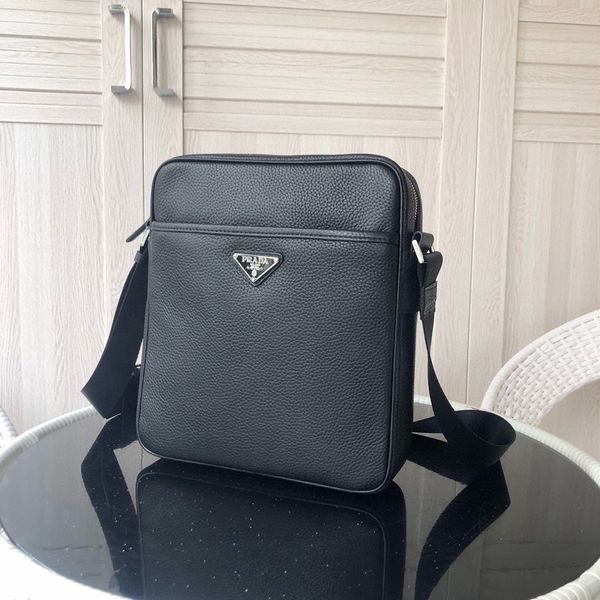 classic lady's handbag 7a high-end custom quality handbag fashion business casual style metal accessories with long shoulder strap
classic lady's handbag 7a high-end custom quality handbag fashion business casual style metal accessories with long shoulder strap