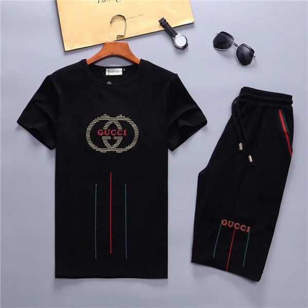 2020 brand menswear designer fashion sportswear letter embroidery high-end summer sportswear short-sleeved high-necked suit o-collar sportsw, Gray
2020 brand menswear designer fashion sportswear letter embroidery high-end summer sportswear short-sleeved high-necked suit o-collar sportsw, Gray