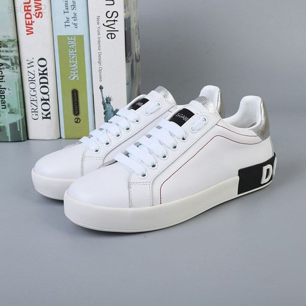 2019 fashion european station lace casual white shoes flat round head men and women couple shoes factory direct sales size 35-40cm, Black
2019 fashion european station lace casual white shoes flat round head men and women couple shoes factory direct sales size 35-40cm, Black