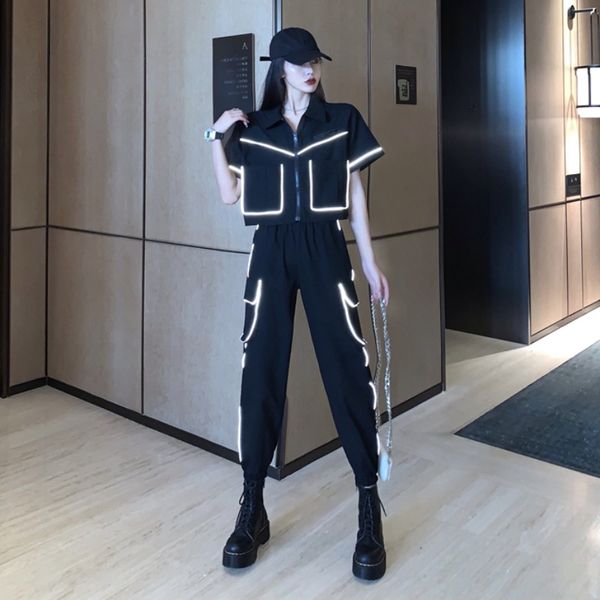 casual sports two-piece suit net red short coat black handsome reflective cool hip-hop beam foot overalls women, Black;white
casual sports two-piece suit net red short coat black handsome reflective cool hip-hop beam foot overalls women, Black;white