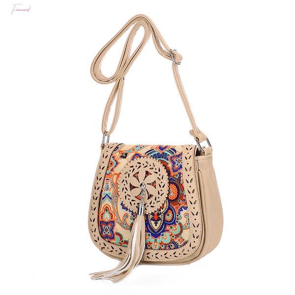 new 2020 hollow out shoulder bag small women leather crossbody bag for girl ethnic print messenger bag clutch handbag sac a main
new 2020 hollow out shoulder bag small women leather crossbody bag for girl ethnic print messenger bag clutch handbag sac a main
