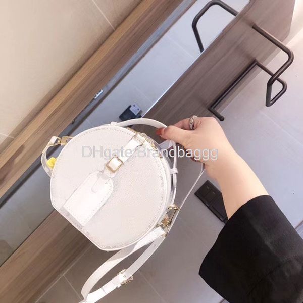 2020 дизайнер роскошные сумки кошелек круглый crossbody сумки модные женские дизайнерские сумки сумки на ремне цветок письмо cross body сумк
2020 дизайнер роскошные сумки кошелек круглый crossbody сумки модные женские дизайнерские сумки сумки на ремне цветок письмо cross body сумк