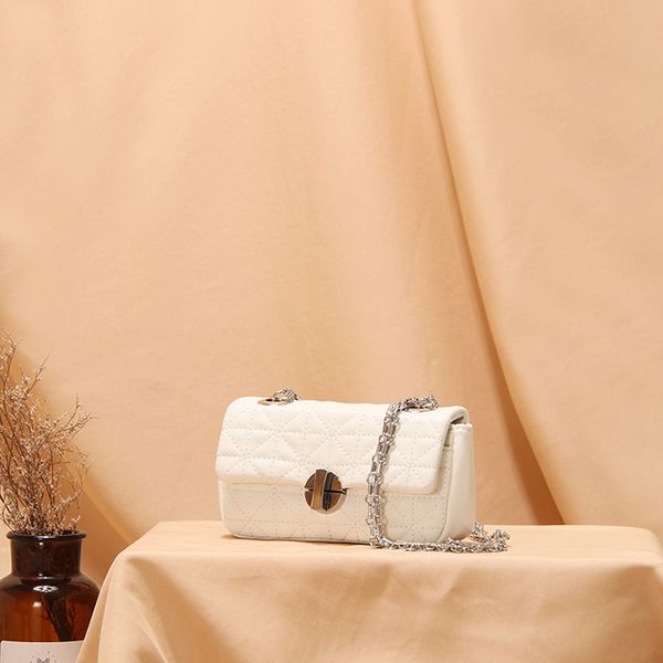 2020 new pleated diamond small bag small fragrance chain embroidered bag shoulder oblique square
2020 new pleated diamond small bag small fragrance chain embroidered bag shoulder oblique square