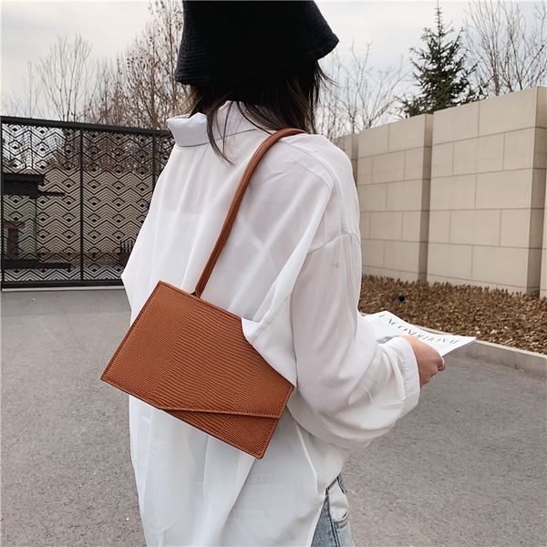 retro women's 2020 new trendy korean version of all-match casual shoulder underarm personalized small square
retro women's 2020 new trendy korean version of all-match casual shoulder underarm personalized small square