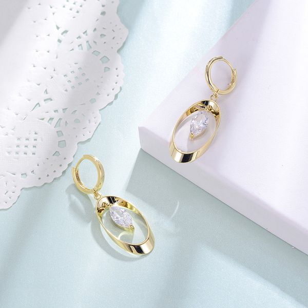 hongye мотаться серьги bijoux для женщин золотой цвет полый овальный большой петли серьги падения качества циркон большой brinco стильный ух, Silver
hongye мотаться серьги bijoux для женщин золотой цвет полый овальный большой петли серьги падения качества циркон большой brinco стильный ух, Silver