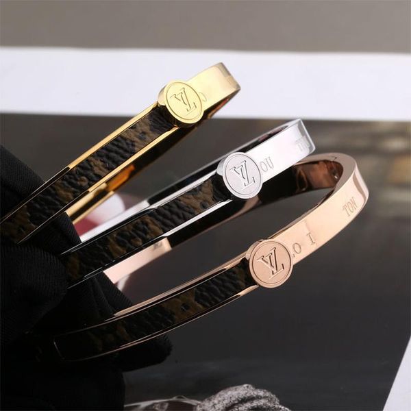 brand designer jewelry woman bracelet classic logo retro pattern titanium gold couple bracelet wedding party jewelry gift, Black 
brand designer jewelry woman bracelet classic logo retro pattern titanium gold couple bracelet wedding party jewelry gift, Black