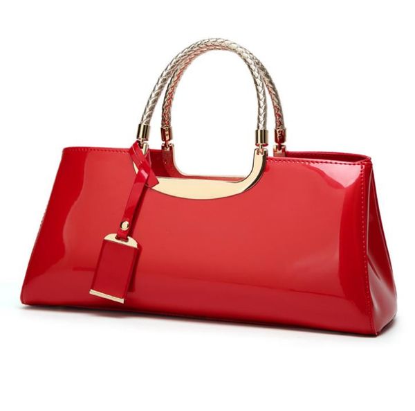 2020 explosion models european and american fashion light plastic patent leather ladies handbags wedding bride bag banquet shoulder bag
2020 explosion models european and american fashion light plastic patent leather ladies handbags wedding bride bag banquet shoulder bag