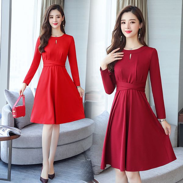 2019 renovation body lanky sleeve temperament cold wind long section charge dress, White;black
2019 renovation body lanky sleeve temperament cold wind long section charge dress, White;black