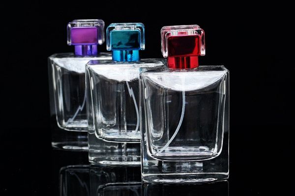 1pcs polished glass perfume bottle design 100ml empty parfum atomizer container with sarin cap packa
1pcs polished glass perfume bottle design 100ml empty parfum atomizer container with sarin cap packa