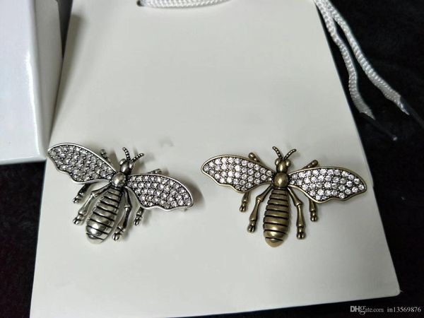 new with box luxury women's female's ladies stamped d full crystals insect brooches pins with box ing, Gray
new with box luxury women's female's ladies stamped d full crystals insect brooches pins with box ing, Gray