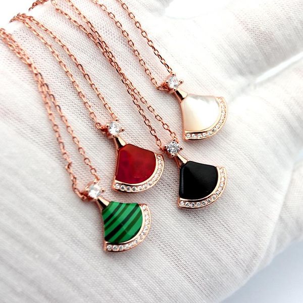2019 new brand letter b single drill necklaces & pendants women sector skirt crystal women fashion love necklace valentine's day ladys, Silver
2019 new brand letter b single drill necklaces & pendants women sector skirt crystal women fashion love necklace valentine's day ladys, Silver