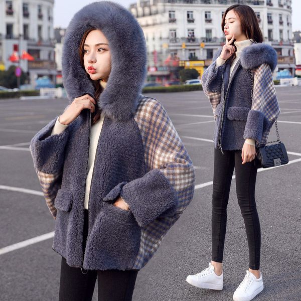fur hooded plaid lambswool coat for womens 2019 autumn winter parka fashion bat sleeve warm jacket female casual outerwear f1503, Black
fur hooded plaid lambswool coat for womens 2019 autumn winter parka fashion bat sleeve warm jacket female casual outerwear f1503, Black