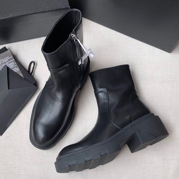 2019 new net red explosions fashion wild martin boots thick bottom high heel short boots genuine size 35-40 original packaging, Black
2019 new net red explosions fashion wild martin boots thick bottom high heel short boots genuine size 35-40 original packaging, Black