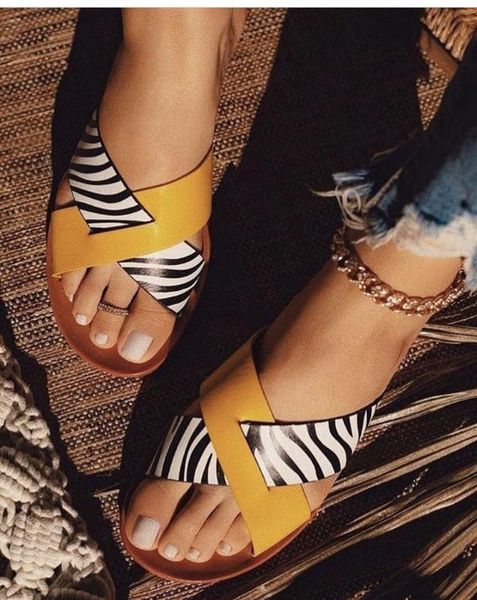 summer ladies slippers flat shoes ladies leather shoes snake pattern cross straps casual sandals and slippers size 36-41, Black
summer ladies slippers flat shoes ladies leather shoes snake pattern cross straps casual sandals and slippers size 36-41, Black