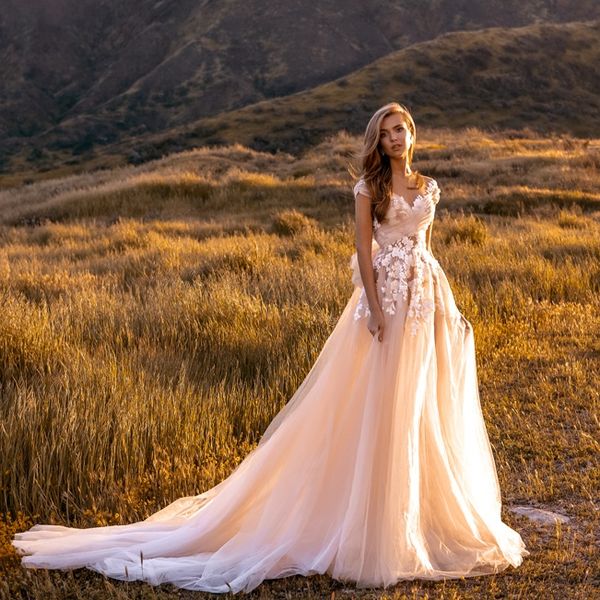 fashion a line lace wedding dresses sweetheart neck backless bridal gowns sweep train tulle boho robe de mariée, White
fashion a line lace wedding dresses sweetheart neck backless bridal gowns sweep train tulle boho robe de mariée, White