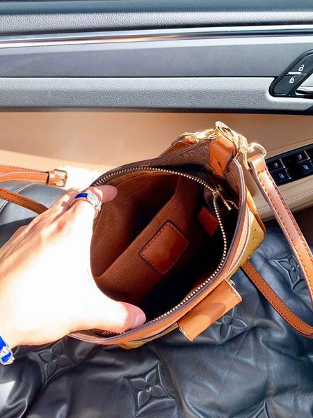 bag printing presbyopic leisure bump color single shoulder bucket woman leather handbag girls women fashion female package
bag printing presbyopic leisure bump color single shoulder bucket woman leather handbag girls women fashion female package