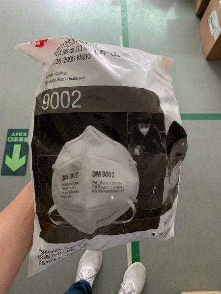 В Наличии! 3M 9002 KN95 частичный респиратор маска для лица защитные маски защитная маска PM2. 5 Легкое дыхание / разговор для женщин и мужчин 50шт
В Наличии! 3M 9002 KN95 частичный респиратор маска для лица защитные маски защитная маска PM2. 5 Легкое дыхание / разговор для женщин и мужчин 50шт