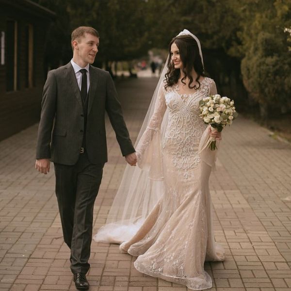 elegant mermaid lace wedding dresses long sleeves beading sheer bateau neck bridal gowns plus size sweep train vestidos de nnovia, White
elegant mermaid lace wedding dresses long sleeves beading sheer bateau neck bridal gowns plus size sweep train vestidos de nnovia, White