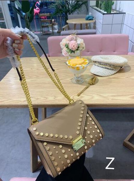 2019 new cross body chain bag counter new two-layer calfskin shopping bag is exquisite and perfect
2019 new cross body chain bag counter new two-layer calfskin shopping bag is exquisite and perfect