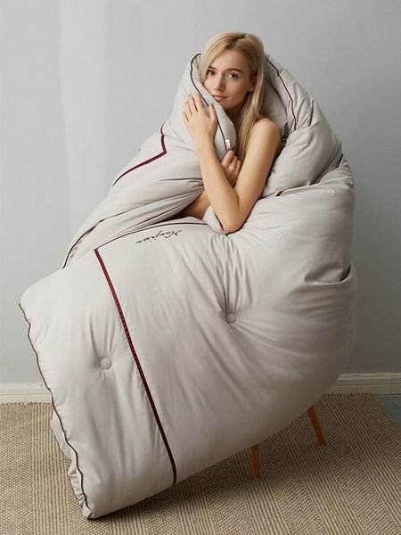 european quilt winter is thickened to keep warm, spring and autumn, winter seasons, core double, too air conditioning, single
european quilt winter is thickened to keep warm, spring and autumn, winter seasons, core double, too air conditioning, single