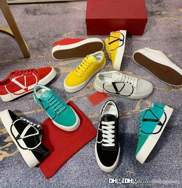 fashion luxury designer canvas shoes v word 3d couple models shoes white leather open sneaker with black white chaussures baskets 35-45
fashion luxury designer canvas shoes v word 3d couple models shoes white leather open sneaker with black white chaussures baskets 35-45