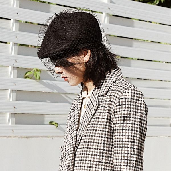 french retro black mesh woolen beret female autumn and winter foreign trade export original single forward hat felt duck tongue, Blue;gray
french retro black mesh woolen beret female autumn and winter foreign trade export original single forward hat felt duck tongue, Blue;gray