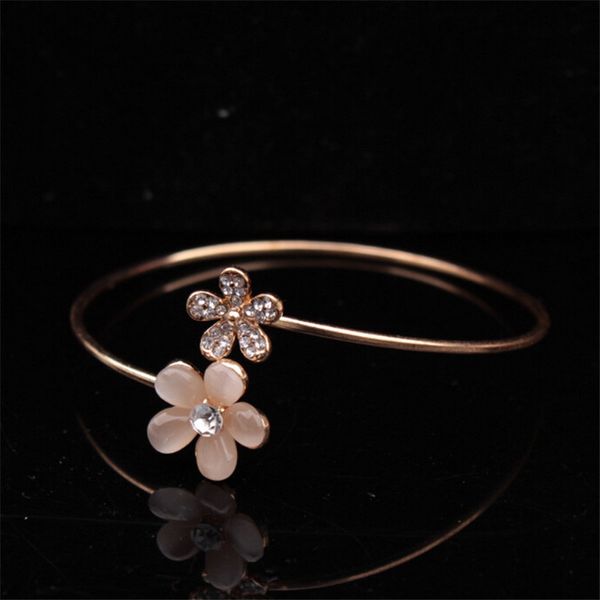 fresh small daisy open bracelet opal rhinestone hand jewelry korean version female fashion accessories, Black
fresh small daisy open bracelet opal rhinestone hand jewelry korean version female fashion accessories, Black