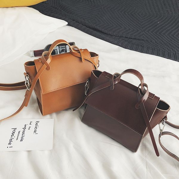 large-capacity bag 2020 new korean version simple diagonal cross shoulder bag high-quality fashion women
large-capacity bag 2020 new korean version simple diagonal cross shoulder bag high-quality fashion women