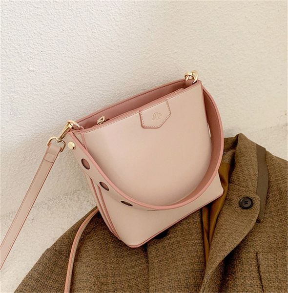 designer luxury shoulder bags womens inclined shoulder bag early autumn square bucket bag wild joker color collision witty literature
designer luxury shoulder bags womens inclined shoulder bag early autumn square bucket bag wild joker color collision witty literature
