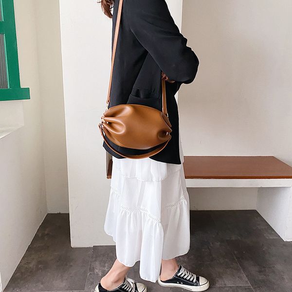 bag female 2020 leisure time personality single shoulder package solid color messenger fold package wholesal woman hand bag
bag female 2020 leisure time personality single shoulder package solid color messenger fold package wholesal woman hand bag