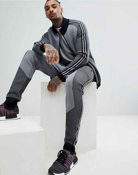 men's designer tracksuits fashion mens letter embroidery panelled two pieces suit brand breathable thin men sport suits 2 styles size l, Gray
men's designer tracksuits fashion mens letter embroidery panelled two pieces suit brand breathable thin men sport suits 2 styles size l, Gray