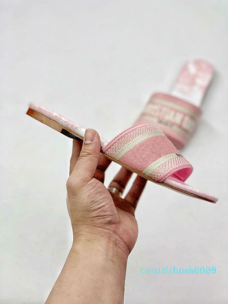 2020 роскошная кожа дамы сандалии лето плоский башмачок моды пляж женщина большая голова трусы радуга буквы тапочки 35-41 09c l28, Black 
2020 роскошная кожа дамы сандалии лето плоский башмачок моды пляж женщина большая голова трусы радуга буквы тапочки 35-41 09c l28, Black