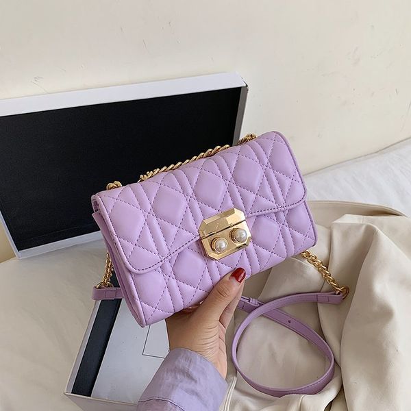 luxury women's bag embroidered thread chain soft shoulder bag pu leather designer 2020 new women's mouth red
luxury women's bag embroidered thread chain soft shoulder bag pu leather designer 2020 new women's mouth red
