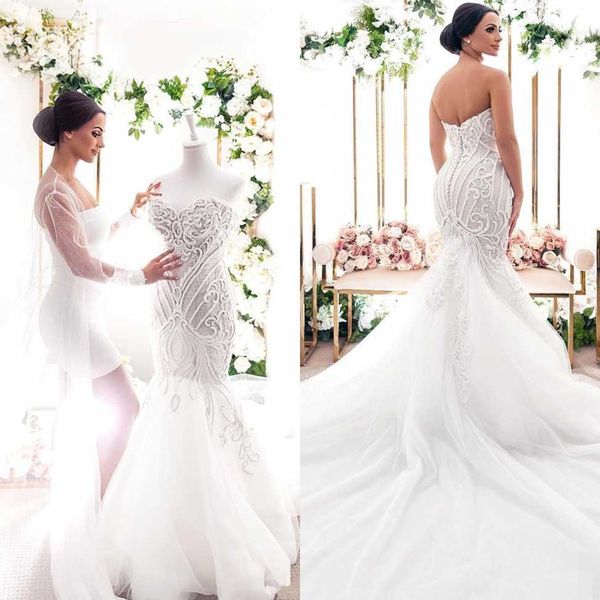 arabic plus size strapless sweetheart lace appliqued pearl beaded mermaid wedding dresses with sweep train bridal gowns with covered button, White
arabic plus size strapless sweetheart lace appliqued pearl beaded mermaid wedding dresses with sweep train bridal gowns with covered button, White