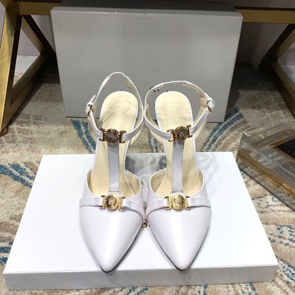 the latest luxury designer shoes in 2020 are comfortable, breathable and stable leather made of virtus mules female high heels, Black 
the latest luxury designer shoes in 2020 are comfortable, breathable and stable leather made of virtus mules female high heels, Black