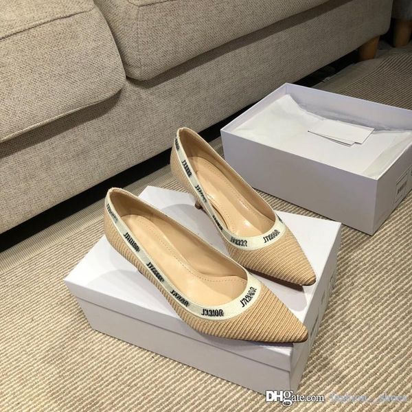 2019 fashion luxury designer women shoes high heels women sandals star vintage sandal shoes with box size 35-40 -398, Black
2019 fashion luxury designer women shoes high heels women sandals star vintage sandal shoes with box size 35-40 -398, Black
