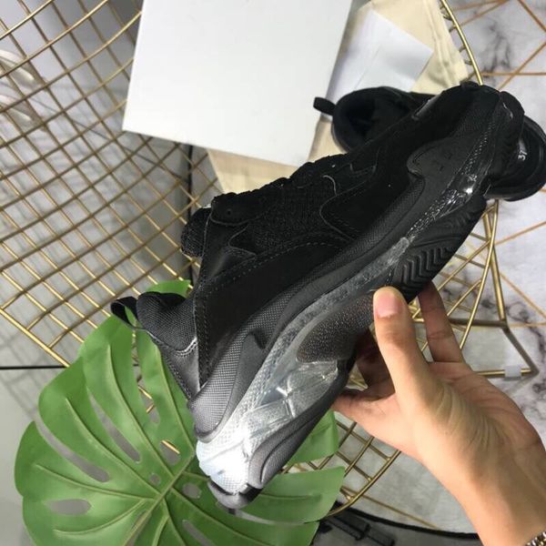 2019 new pattern new original box genuine leather run away designer sneakers women shoes trainers mixed color casual shoes size 35-45, Black
2019 new pattern new original box genuine leather run away designer sneakers women shoes trainers mixed color casual shoes size 35-45, Black